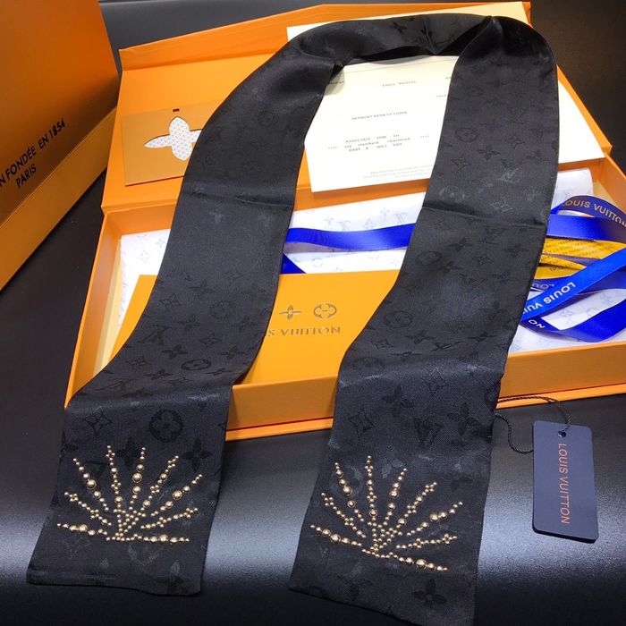 Louis Vuitton Scarf LVS00008